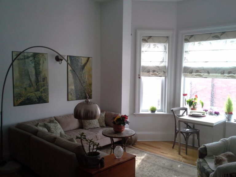 380-4 Queens Ave – 2BDR Furnished Apartment